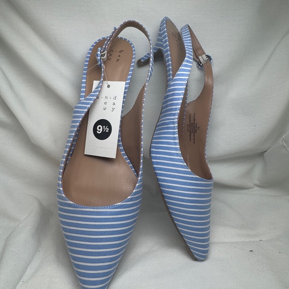 A New Day Kitten Heels Womens Size 9.5 Blue White Striped Back Strap Pump - Picture 6 of 8